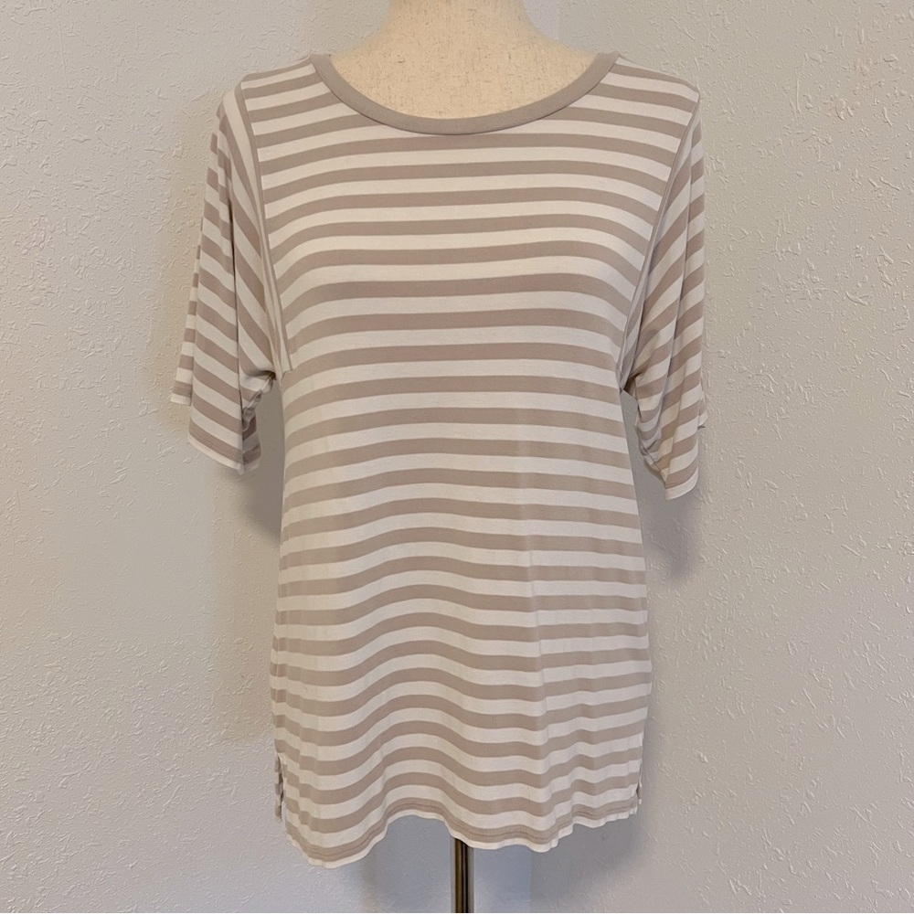 CLEAR-OUT Chico’s Short Sleeve Scoop Neck T Shirt